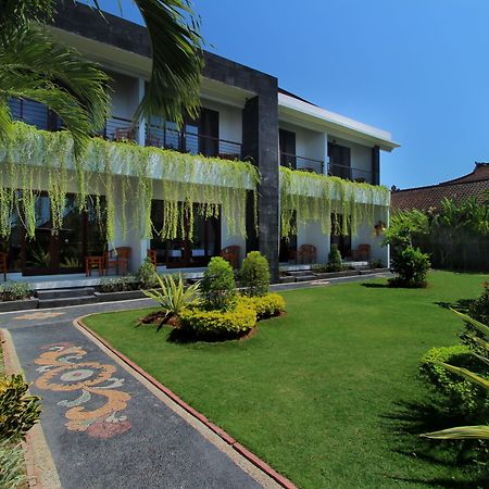Srikandi Inn Kuta Selatan Экстерьер фото