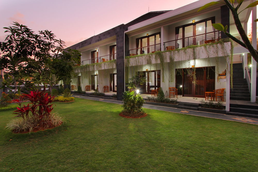 Srikandi Inn Kuta Selatan Экстерьер фото