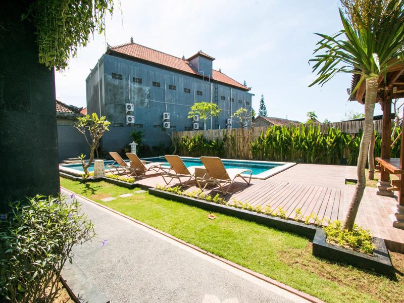 Srikandi Inn Kuta Selatan Экстерьер фото