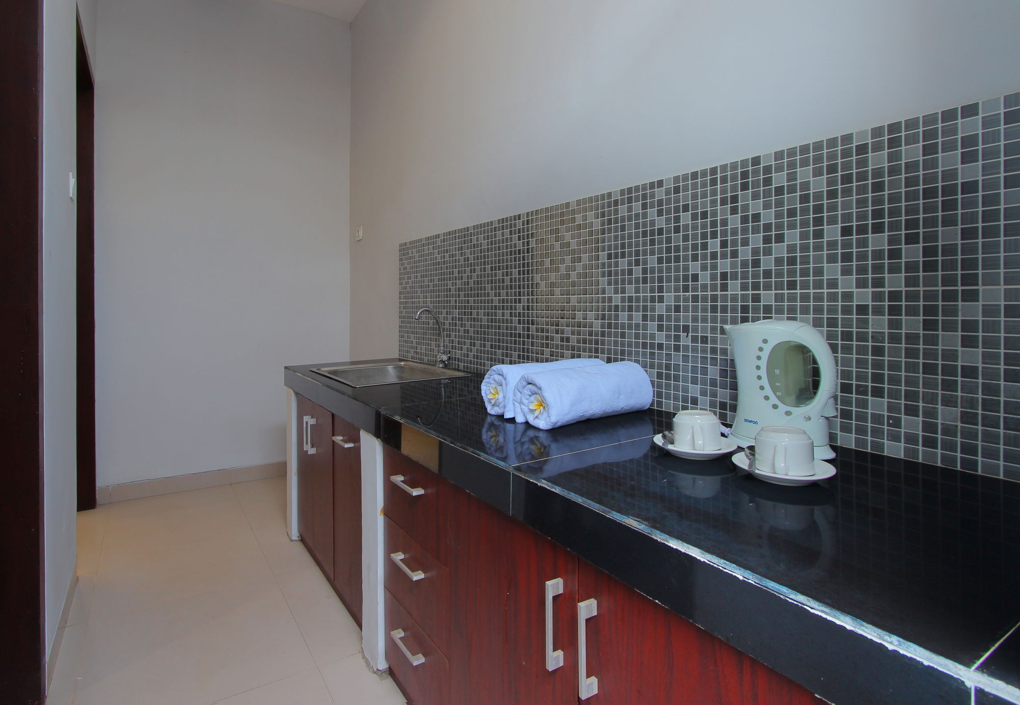 Srikandi Inn Kuta Selatan Экстерьер фото