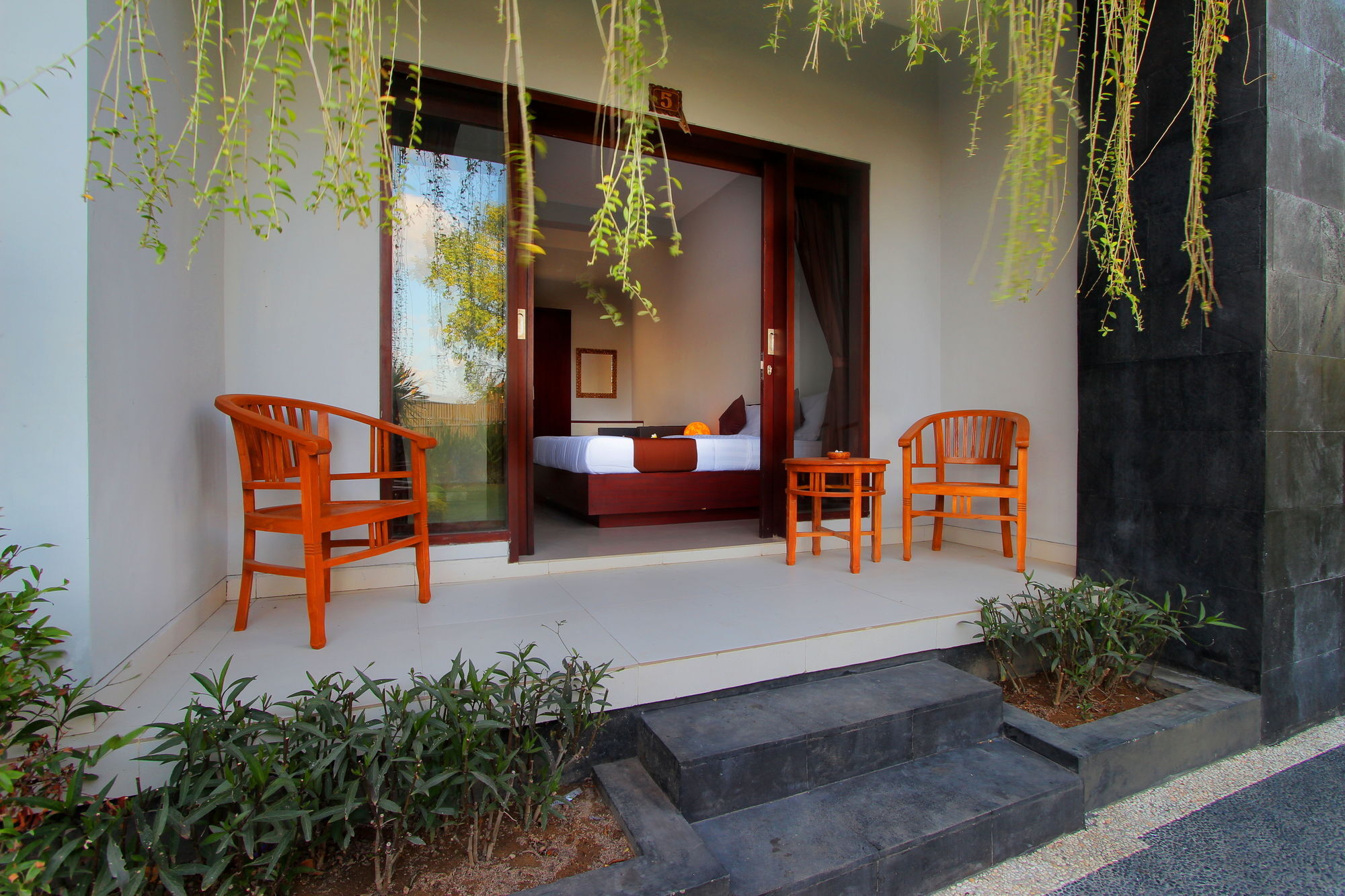Srikandi Inn Kuta Selatan Экстерьер фото